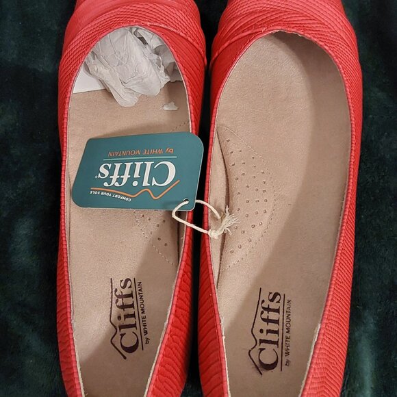 RED CLIFFS FLAT COMFORT SHOE, NEW WITH TAGS - Picture 13 of 16